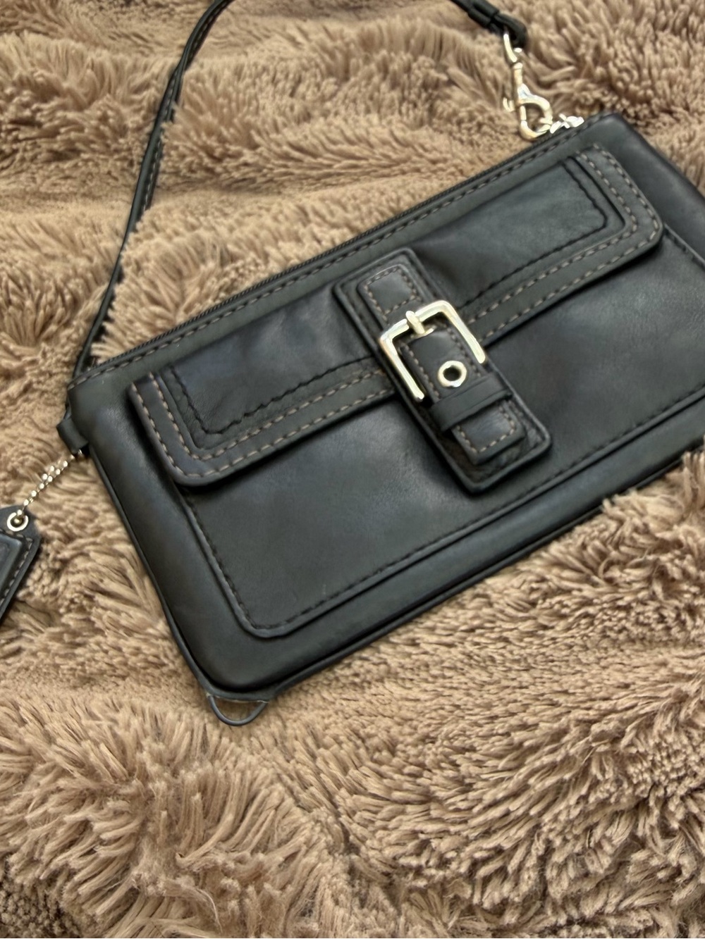 Vintage Coach Hamptons Soho Black Leather Wristlet Buckle Pocket Wallet Zip Y2K - Picture 7 of 11